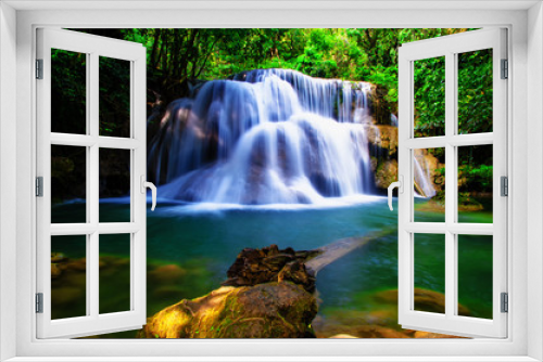 Fototapeta Naklejka Na Ścianę Okno 3D - background blur Huay Mae Kamin waterfall in Thailand waterfall is beautiful, do not lose any.