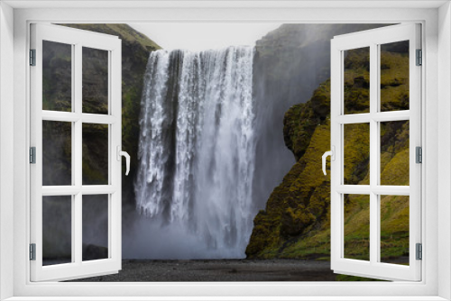 Fototapeta Naklejka Na Ścianę Okno 3D - Skogafoss popular waterfall in Iceland