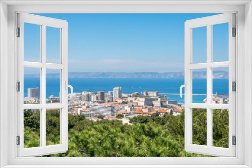 Fototapeta Naklejka Na Ścianę Okno 3D - Cityscape of Marseille