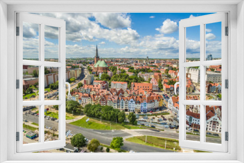 Szczecin - krajobraz starego miasta widziany z powietrza.  panorama miasta z bazylika archikatedralna. 