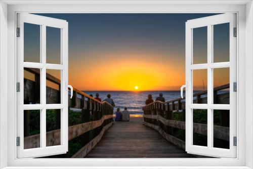 Fototapeta Naklejka Na Ścianę Okno 3D - Watching the Sunset
