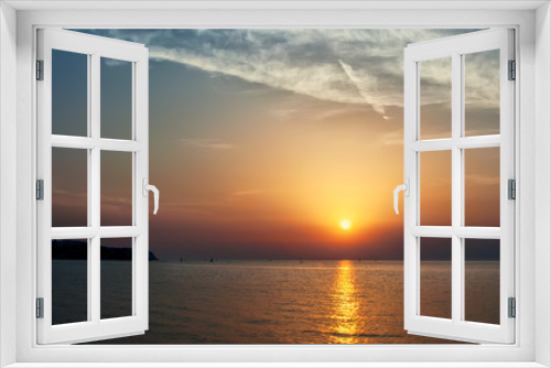 Fototapeta Naklejka Na Ścianę Okno 3D - Beautiful sunset on the Mediterranean sea.