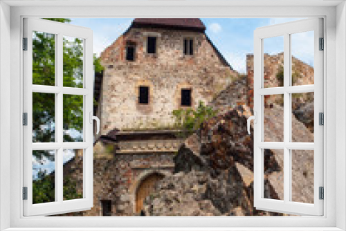 Fototapeta Naklejka Na Ścianę Okno 3D - Tocnik Castle in Central Bohemia, Czech Republic.