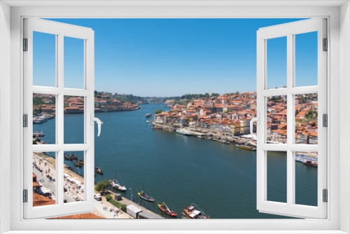 Fototapeta Naklejka Na Ścianę Okno 3D - Porto, Portugal, panorama of the river Douro and tiles roofs
