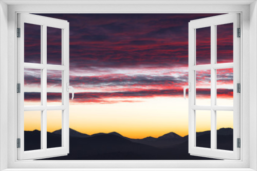 Fototapeta Naklejka Na Ścianę Okno 3D - Beautiful sky and red clouds at sunset