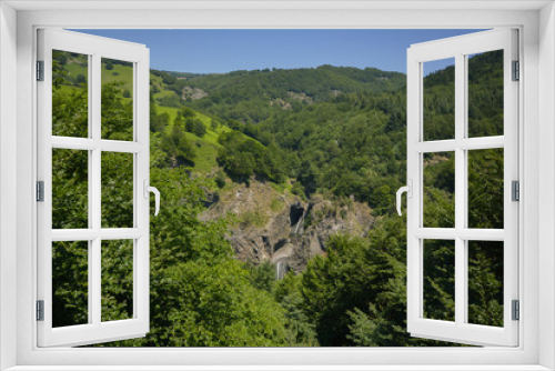 Fototapeta Naklejka Na Ścianę Okno 3D - Cascade le Ray Pic in der Ardeche