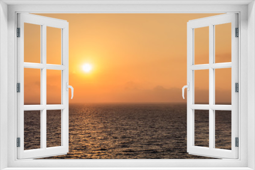 Fototapeta Naklejka Na Ścianę Okno 3D - sunrise at sea