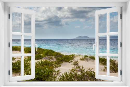 Fototapeta Naklejka Na Ścianę Okno 3D - Klein Bonaire Beach, capture in this beautiful island close to the Capital of Bonaire, Kralendijk island of the Netherlands Caribbean, with its paradisiac beaches and water.