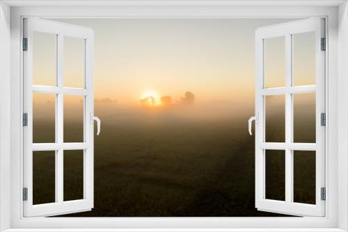 Fototapeta Naklejka Na Ścianę Okno 3D - Foggy Sunrise