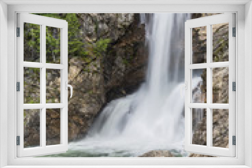Fototapeta Naklejka Na Ścianę Okno 3D - Running Eagle Falls and Green Pool