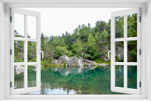 Fototapeta Naklejka Na Ścianę Okno 3D - Lac bleu en Haute Loire