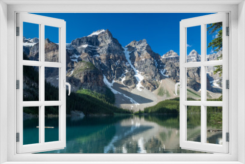 Fototapeta Naklejka Na Ścianę Okno 3D - Türkisfarbener Moraine Lake im Banff Nationalpark, Alberta, Canada