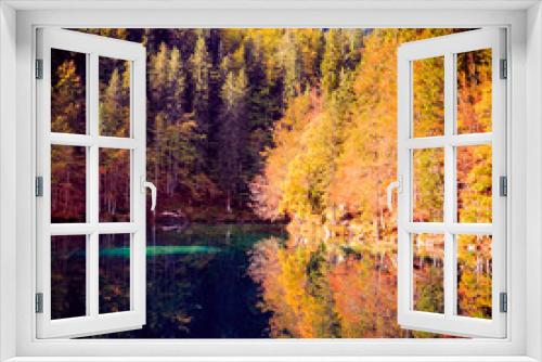 Fototapeta Naklejka Na Ścianę Okno 3D - Autumn morning at the alpine lake