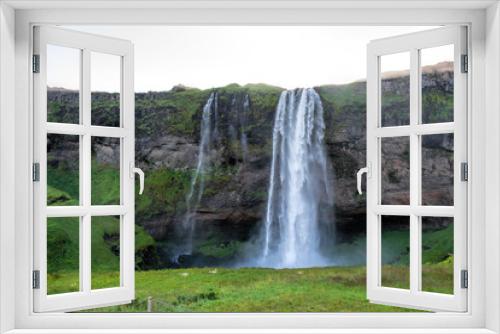 Fototapeta Naklejka Na Ścianę Okno 3D - Seljalandsfoss falls