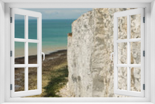 Fototapeta Naklejka Na Ścianę Okno 3D - White chalk cliffs near Eastbourne, England