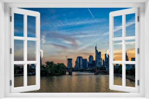 Fototapeta Naklejka Na Ścianę Okno 3D - Frankfurt skyline at sunset