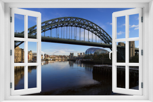 Fototapeta Naklejka Na Ścianę Okno 3D - Panoramic shot of River Tyne & Bridges