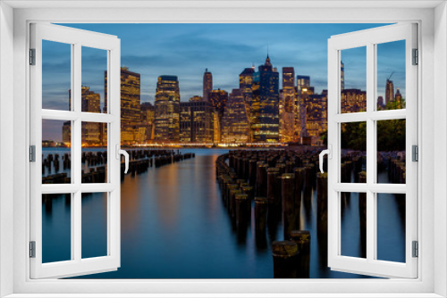 Fototapeta Naklejka Na Ścianę Okno 3D - New York City Skyline from Brooklyn Bridge Park at Dusk