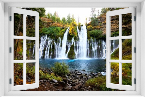 Fototapeta Naklejka Na Ścianę Okno 3D - Picturesque McArthur-Burney Falls in northern California during autumn, USA