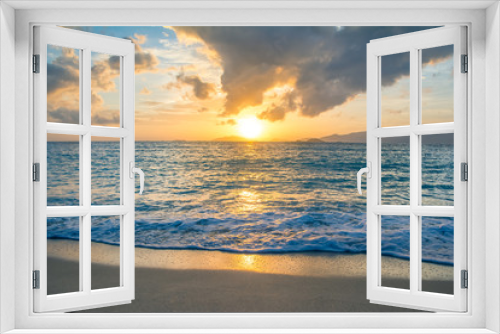 Fototapeta Naklejka Na Ścianę Okno 3D - Beautiful sunset at the beach, seascape