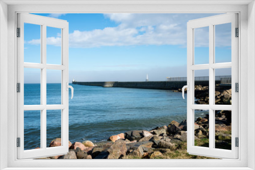 Fototapeta Naklejka Na Ścianę Okno 3D - Lighthouses at piers in Aberdeen Harbour entrance