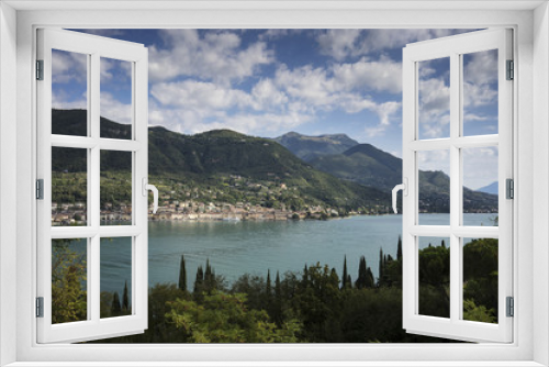 Fototapeta Naklejka Na Ścianę Okno 3D - italian village of Salò on the Lake Garda