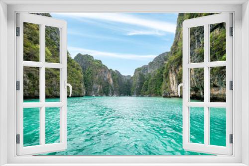 Fototapeta Naklejka Na Ścianę Okno 3D - Pileh lagoon cliff limestone beautiful in phi phi island