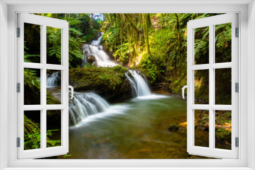 Fototapeta Naklejka Na Ścianę Okno 3D - Jungle waterfalls 