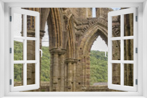 Fototapeta Naklejka Na Ścianę Okno 3D - Tintern abbey