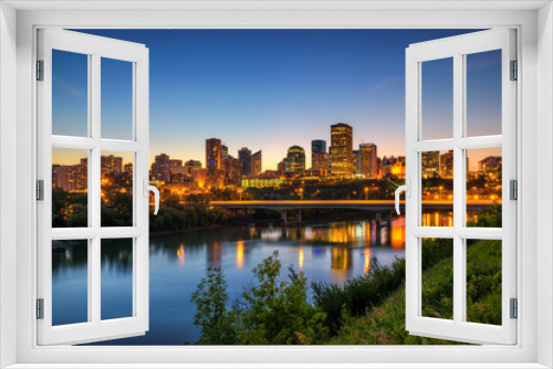 Fototapeta Naklejka Na Ścianę Okno 3D - Edmonton downtown and the Saskatchewan River at night