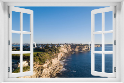 Fototapeta Naklejka Na Ścianę Okno 3D - A view along Sydney eastern coastline.