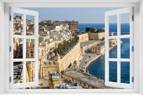 Fototapeta Naklejka Na Ścianę Okno 3D - View of Valletta, Malta, with Victoria Gate