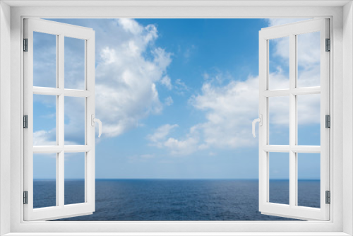 Fototapeta Naklejka Na Ścianę Okno 3D - Sea horizon and cloudy sky