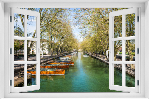 Fototapeta Naklejka Na Ścianę Okno 3D - View of river and boat from Pont des Amours (Bridge of Love) in Annecy, France