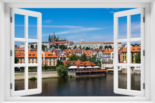 Fototapeta Naklejka Na Ścianę Okno 3D - View on the Vltava river and St.Vitus Cathedral in Prague, Czech Republic