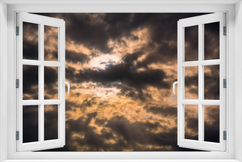 Fototapeta Naklejka Na Ścianę Okno 3D - Ein bewölkter Abendhimmel