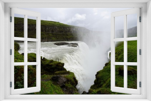 Fototapeta Naklejka Na Ścianę Okno 3D - Landschaft in Islands Süd-Westen - Golden Circle: Wasserfall Gullfoss