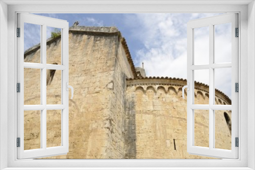 Fototapeta Naklejka Na Ścianę Okno 3D - Stone church in Besalu, Spain