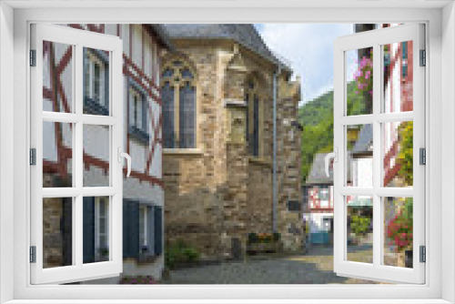 Fototapeta Naklejka Na Ścianę Okno 3D - Deutschland, Monreal;  Historischer Ortskern mit Blick auf die Dreifaltigkeitskirche