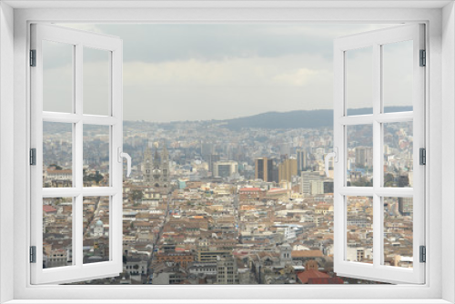 Fototapeta Naklejka Na Ścianę Okno 3D - view on quito city