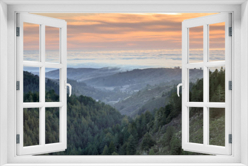 Fototapeta Naklejka Na Ścianę Okno 3D - Santa Cruz Mountains and Fog Above The Pacific Ocean. Purisima Creek Redwoods, Redwood City, San Mateo County, California, USA.
