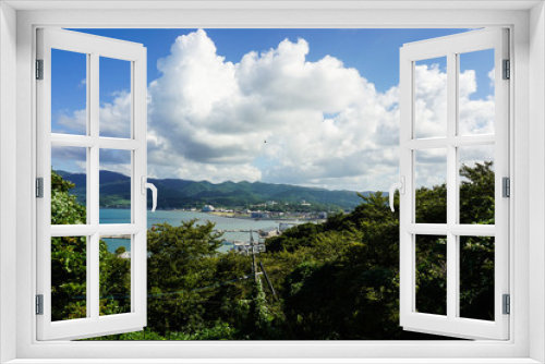 Fototapeta Naklejka Na Ścianę Okno 3D - 竜ヶ崎灯台から見た輪島市と輪島漁港　晴れ