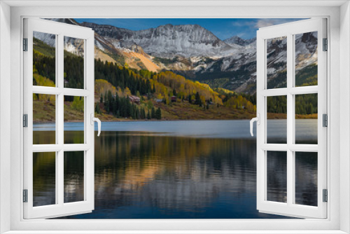Fototapeta Naklejka Na Ścianę Okno 3D - Autumn in Telluride view from Trout lake with mountain and forest reflection