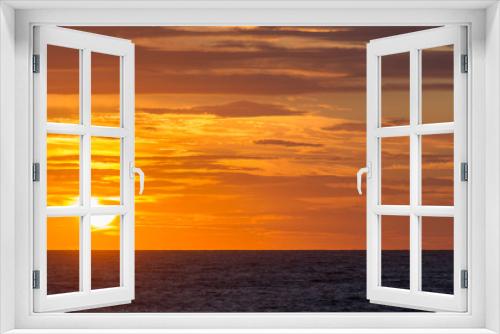 Fototapeta Naklejka Na Ścianę Okno 3D - Beautiful sunset over Baltic Sea - seascape with sea horizon
