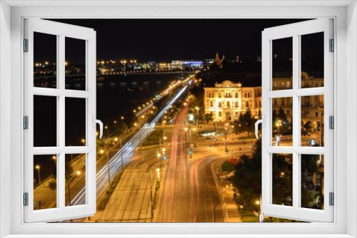 Fototapeta Naklejka Na Ścianę Okno 3D - Traffic lights in a steet of Budapest, at night