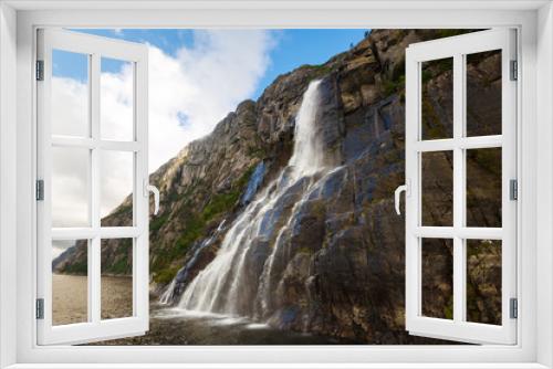 Fototapeta Naklejka Na Ścianę Okno 3D - The waterfall in Lysefjord, Norway