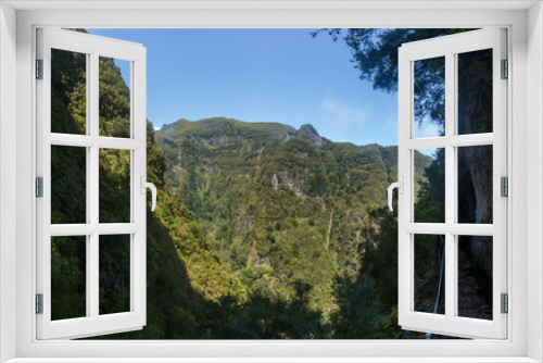 Fototapeta Naklejka Na Ścianę Okno 3D - Levada of Caldeirao Verde