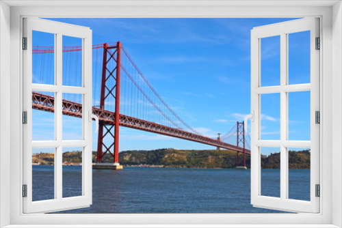 Fototapeta Naklejka Na Ścianę Okno 3D - Large bridge over  river in Lisbon