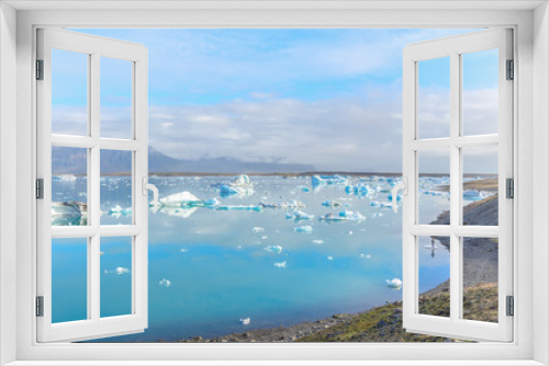 Fototapeta Naklejka Na Ścianę Okno 3D - Amazing landscape of Icebergs in Jokulsarlon glacial lake, Iceland