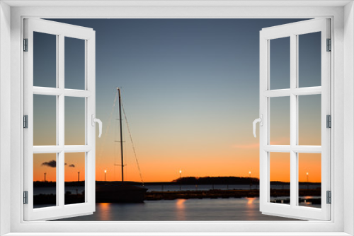 Fototapeta Naklejka Na Ścianę Okno 3D - Sailboat at sunset